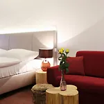 & Garden U Holubu 4*