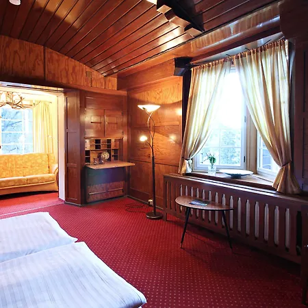 Otel & Garden U Holubu 4*