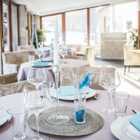 Otel & Garden U Holubu 4*