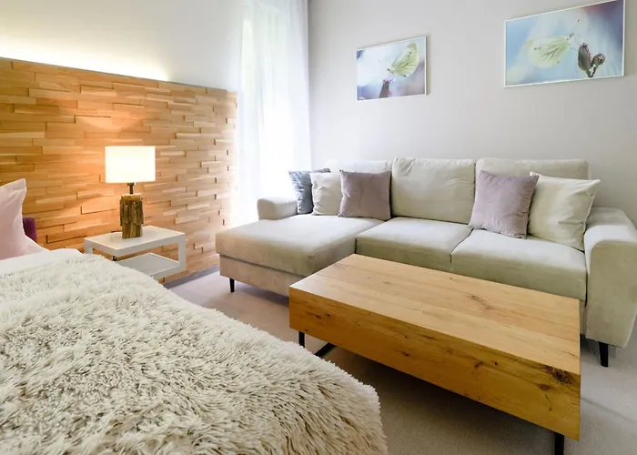 & Garden U Holubu